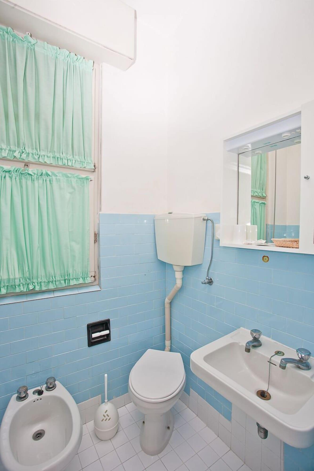 Hotel Trevi تْشيزيناتيكو المظهر الخارجي الصورة